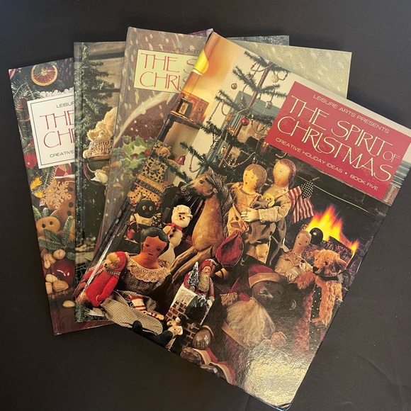 The Spirit of Christmas collection hardcover books Excellent condition 4 books - Picture 2 of 4